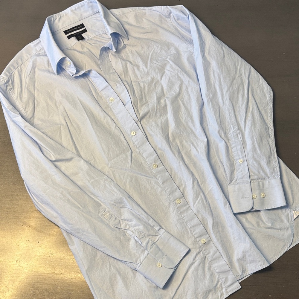 Banana Republic Light Blue Casual Button Down Shirt
